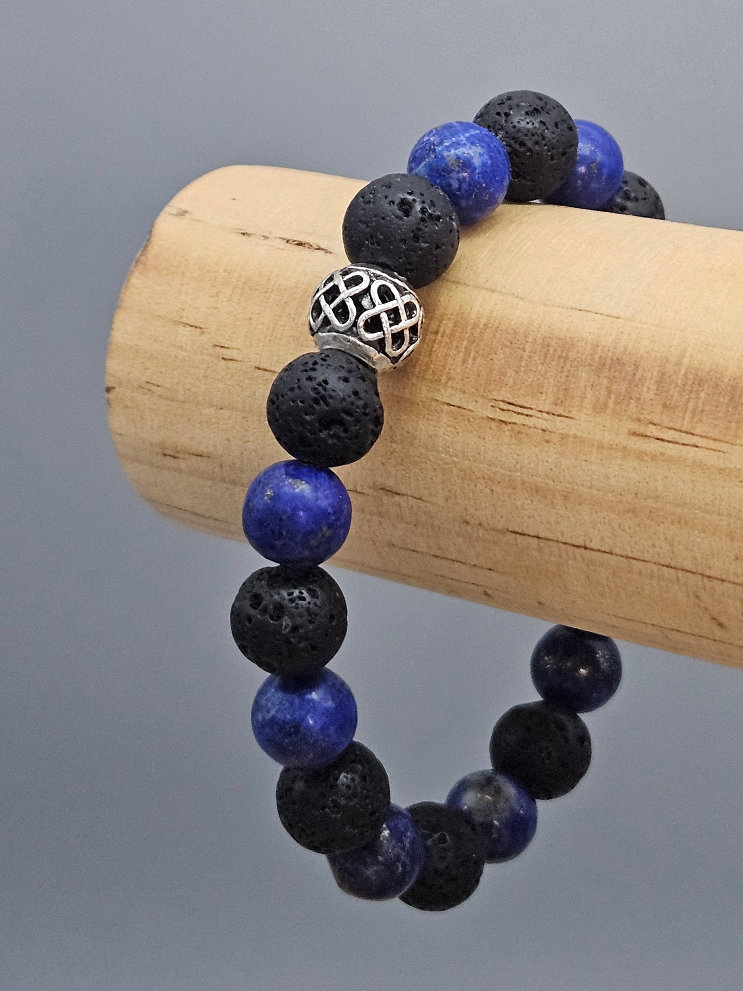 Bracelet homme en lapis-lazuli et pierre de lave avec intercalaire argenté