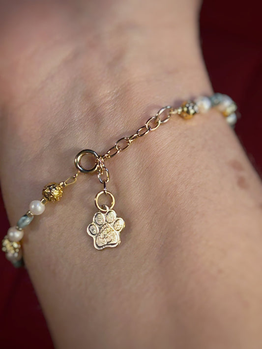 Bracelet jaspe dalmatien bleu et perles de culture - cable acier - Colomba Créations