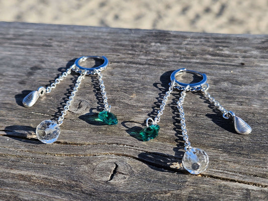 Boucles d’oreilles créoles Cristal et Fleur Verte – Lumière suspendue