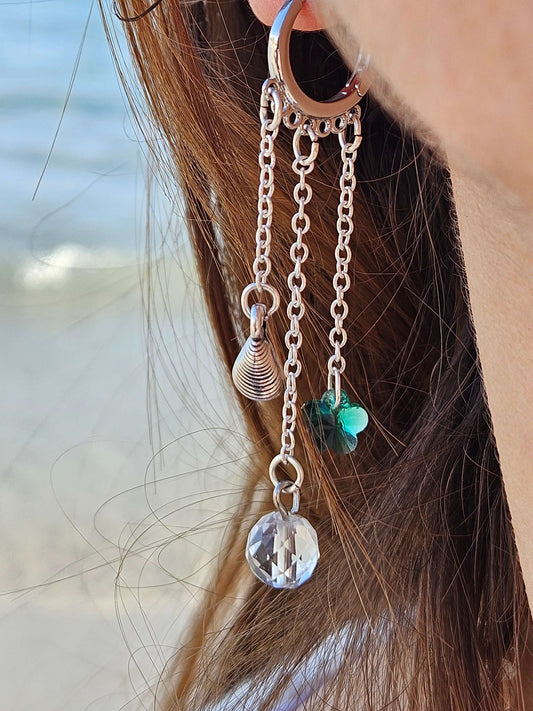 Boucles d’oreilles créoles Cristal et Fleur Verte – Lumière suspendue