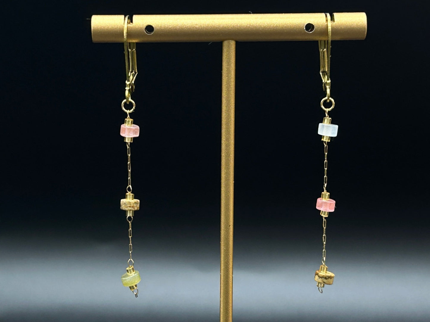 Boucles d’oreilles pendantes fines et tendance en pierre naturelle – acier inoxydable doré - Colomba Créations