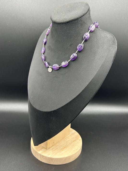 Collier mandala violet en améthyste et perles argentées, 40 cm