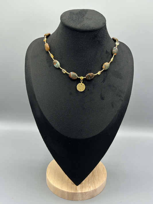 Collier Solstice Doré en jaspe impérial et citrine avec perles dorées et médaillon martelé